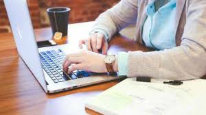 Se pensiamo soprattutto a chi vive in città, pagherebbe pur di trovare idee per lavorare da casa: Come Trovare Un Lavoro Da Fare A Casa 4 Siti Web Utili Scoprilavoro It