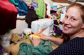 Schalksmühlerinnen Manuela Neumann und Rabea Eichler leben für die  närrische Zeit