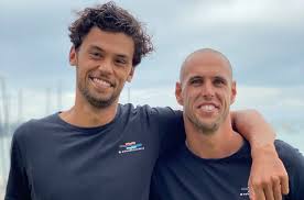 In de medalrace hoefde hij alleen nog maar te finishen. De Olympische Droom Van Kiran Badloe Mijn Beste Board En Zeil Liggen Achter Slot En Grendel Olympische Spelen Premium Ad Nl