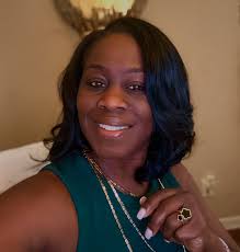 Sheena Mullins's Instagram, Twitter & Facebook