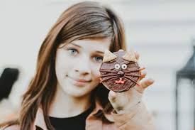 Best Halloween Pumpkin Carving Party Ideas (with photos!)