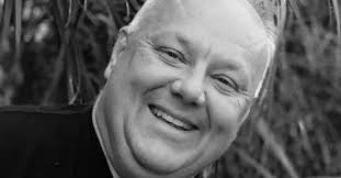 Nie żyje Marcin Popowski. Współautor "Porad na zdrady" zmarł z powodu  koronawirusa w wieku 50 lat