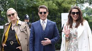 How about cruising through paris along the seine, for example, or exploring the countryside of sweden along the gota canal? Tom Cruise Sehr Vertraut Mit Hayley Atwell Sind Sie Nun Ein Paar