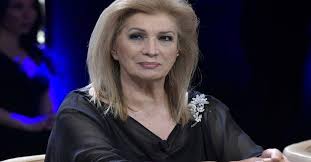 Born 18 january 1940) is an italian pop singer and politician. Iva Zanicchi Have You Ever Seen Her House A Villa Immersed In The Green Of Brianza You Will Not Believe Your Eyes When You Look At The Photos Ruetir Ruetir