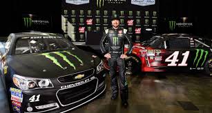 How much does each nascar team have to spend per car? Gene Haas Nascar Vs F1 Racecar Engineering