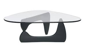 Vous pouvez regarder nos propositions et vous verrez que ce meuble est loin d'être un élément quelconque. Vitra Noguchi Coffee Table Design Isamu Noguchi 1944
