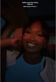 Tina Vee (@tinavee0)