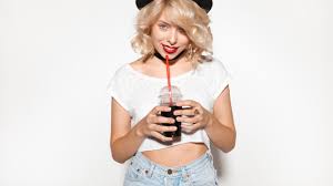 Crop tops and maxi skirts go together like peanut butter and jelly. Fashion Lexikon Crop Top