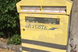 Boite aux lettres vandalis?e que faire. Une Boite Aux Lettres De La Poste Vandalisee A Grandvilliers Le Reveil De Neufchatel