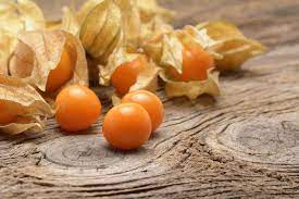 The pineapple tomato plant produces good yields of extra large 2 lb yellow tomatoes with red streaks both on the outside and inside. Pineapple Ground Cherry Tomato Bonnie Plants