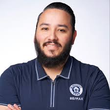 Jorge Barba's Instagram, Twitter & Facebook