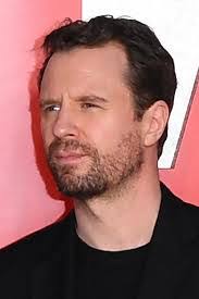 Luke Mably's Instagram, Twitter & Facebook