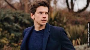 Ken este fiul unei actrite si al unui doctor. Quien Es Ken Duken Andreas En Destino La Saga Winx Serie De Netflix