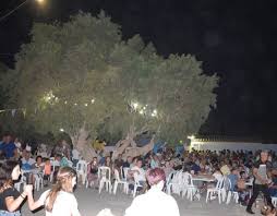 Πριν πολλά χρόνια τα μάλια ήταν ένα μικρό παραδοσιακό χωριό με λίγους κατοίκους, το οποίο έχει. Giortasan To Trihmero Ag Pneymatos Sta Malia