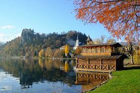 Ministry of foreign affairs travel advice: æ–¯æ´›ç¶­å°¼äºžå¸ƒåˆ—å¾· é'ç¿ å±±å·'ç'°æŠ±ç¿¡ç¿ æ¹–æ™¯ Traveler Luxe