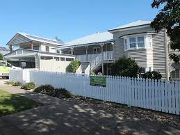 All Our Business Residential Painters Brisbane Are Fully Industry Qualified From One Room To A Whole Ho Apartment Painting Looking For Houses House Painting