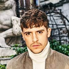 Iedereen in nederland kent natuurlijk deze rapper en veel mannen stylen hun haar dan ook graag op de manier waarop hij dat doet. Lil Kleine
