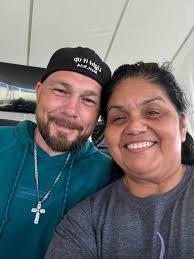 Serving and eating cheeseburgers in Caseville MI