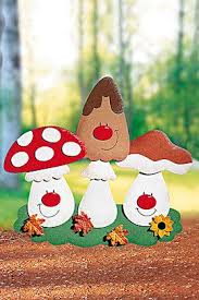 Fensterbild Pilz Trio Fur Den Herbst Familie De Fensterbilder Weihnachten Basteln Bastel Herbst Basteln Mit Kindern Herbst