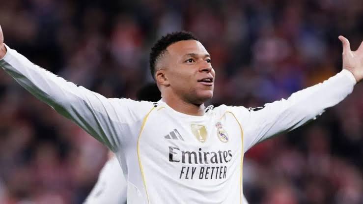 Video) Kylian Mbappe scores twice & assists in Real Madrid's 3-0 win vs  Athletic Club at San Mames - Yahoo Sports