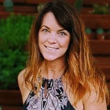 Kari Chase's Instagram, Twitter & Facebook