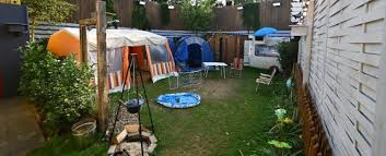 2014 wurde die blondine dann. Uberraschung Bei Promi Big Brother Kandidaten Schlafen Unter Freiem Himmel Campingplatz Statt Haus Tv Wunschliste