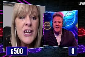 Les secrets du volcan episode 3 & 4. Gordon Ramsay Insults Woman On Saturday Night Takeaway