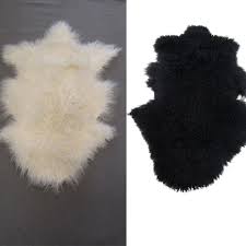 Rechteckige lammfell teppich aus echtem merino schaffell sind kuschelige und weiche allrounder. Lammfell Tibet Superweich Gelockt In Diversen Farben Von Univok