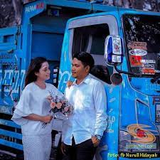 Foto prewed mobil dump.truck : Foto Foto Prewedding Truk Mania Gans Setia1heri Com