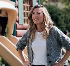 David duchovny films scenes with natalie zea for new season of californication in new york. Natalie Zea S Show La Brea Is Picked Up By Nbc Aktuelle Boulevard Nachrichten Und Fotogalerien Zu Stars Sternchen