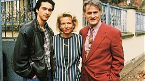 More ideas from emily shotten. Gzsz Stars Feiern Ihren 18 Mit Erotischen Bildern