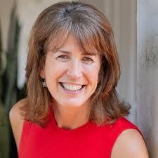 Liz Melville's Instagram, Twitter & Facebook