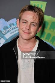 28 Photos & High Res Pictures