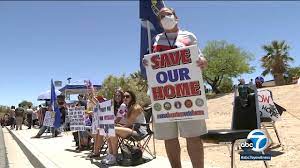 How far is kings canyon national park from barstow? Memorial Day Parade Hundreds Rally To Help Keep Barstow Veterans Home Open As State Cuts Threaten To Shut It Down Abc7 Los Angeles
