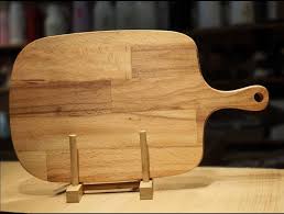 بيت العائلة on instagram لوح تقديم خشب نوعية ثقيل وراقي السعر ١٠ آلاف دينار يتوفر توصيل لكافة المحافظات انشر بيت العائل in 2021 mexican talavera talavera mexican