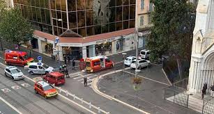 Attaque au couteau à paris: Medi1news France Attaque Au Couteau A Nice Deux Morts L Agresseur Interpelle