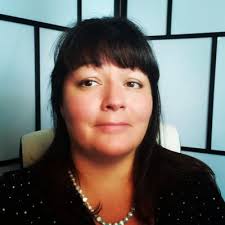 Carly Hare (@CarlyDHare)