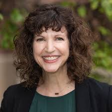 Amy Linger's Instagram, Twitter & Facebook