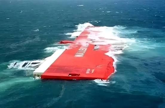 MV Tricolor sinking in English Channel