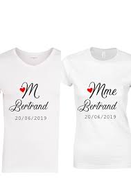 Personnalisez vos vêtements ou tote bags pour conserver un souvenir unique lors du mariage. Couple Tee Shirt Madame Monsieur Nom De Famille Et Date Du Etsy Mariage T Shirt Tenues Pour Couples