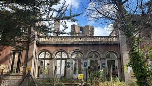 Naomi hughes videos porno her face displays a bit of