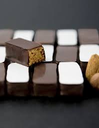 50 Creations Chocolat A Fondre De Plaisir Elle A Table Chocolat Art En Chocolat Chocolat Noel