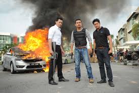 An american reporter goes there to catch the atrocities on film but is caught. Di Sebalik Kehebatan Kl Special Force Terselit Rencah Kelemahannya Wayang Mstar