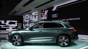 So i spent some time testing out a few luggage configurations. 2019 Audi E Tron Suv Looks To Take On Tesla Model X Consumer Reports