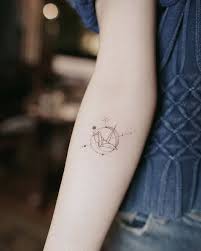 26 Gorgeous Paper Crane Tattoos And Meanings Tattoobloq Crane Tattoo Origami Tattoo Paper Crane Tattoo