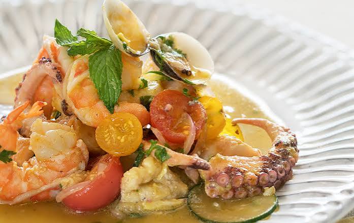 Ceviche de tres marisco/ Three-seafood