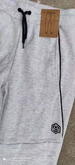 Ce pantalon de jogging slim boss pour garçon doit son originalité à ses poches devant, au passepoil contrasté siglé boss. Space15 Pantalon Jogging Garcon Primark Disponible Chez Facebook