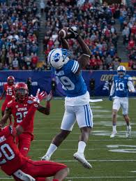 Nellis Airmen soar during Las Vegas Bowl pre-game ceremony > Nellis Air  Force Base > Article Display