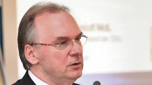 Casting his vote, state premier reiner haseloff had presented himself as the candidate of the center around whom those opposed to extremism could rally. Regierungserklarung Von Ministerprasident Dr Reiner Haseloff Im Landtag Von Sachsen Anhalt Bbglive