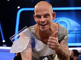 It began on july 7, 2005 and aired on cbs for 76 days, concluding on september 20. Promi Big Brother Gewinner 4 Grunde Warum Ben Tewaag Jetzt Wieder Lachen Kann Express De